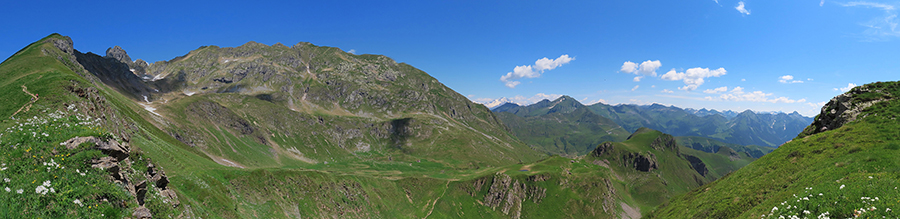 Dal Monte Foppa i sent. 109-101 , i Monti Triomen, Valletto, Ponteranica ed oltre